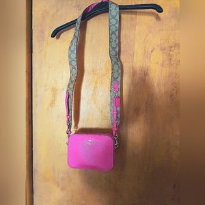 Coach Bag, Good Condition, Pink.New, Perfect for Easter or Summer Vacation